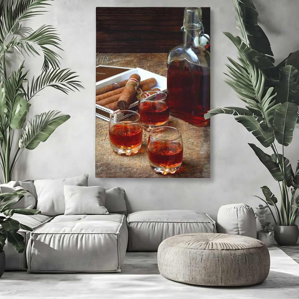 Tablou canvas cu tablou canvas cu sticla de coniac si trabucuri, fara rama, pe sasiu de lemn, pe perete intr-un living